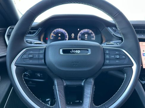 New 2026 Jeep Grand Cherokee L Limited AWD/4WD image 24