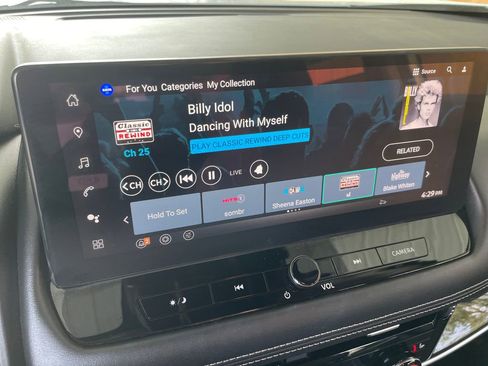 Used 2025 Nissan Rogue SL image 23