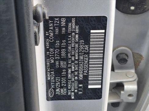 Used 2021 Hyundai Venue SE FWD image 25
