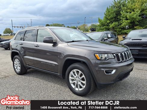 Used 2021 Jeep Grand Cherokee Laredo X image 1