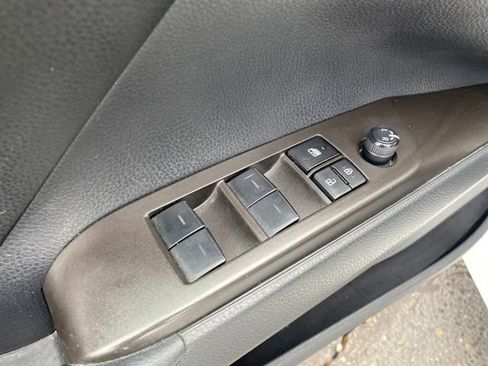 Used 2023 Toyota Camry SE FWD image 15