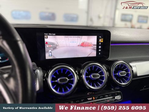 Used 2021 Mercedes-Benz GLB 250 4MATIC image 41