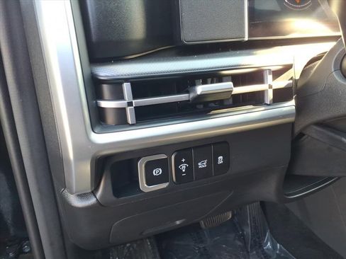 Used 2025 Hyundai Santa Fe SE image 19