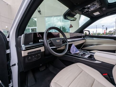 Used 2025 Cadillac Escalade ESV Sport w/ Touring Package AWD/4WD image 27