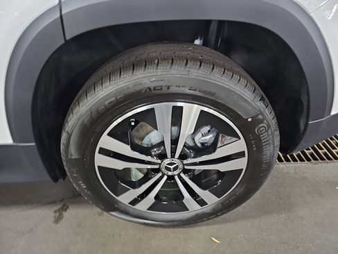 New 2026 Mercedes-Benz GLB 250 image 35