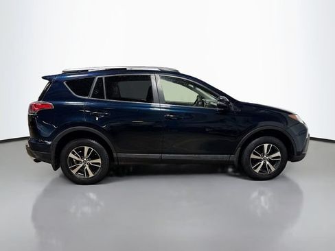 Used 2018 Toyota RAV4 XLE w/ Plus Extra Value Package AWD/4WD image 5