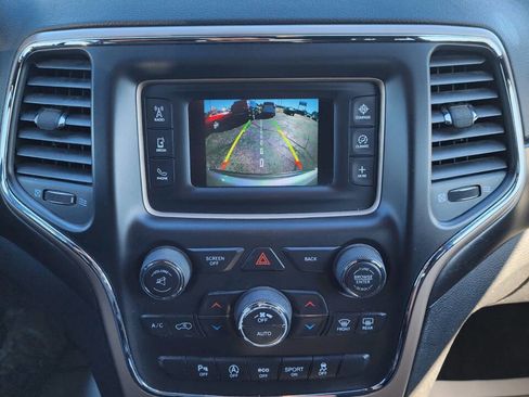 Used 2017 Jeep Grand Cherokee Laredo w/ Quick Order Package 23E image 16