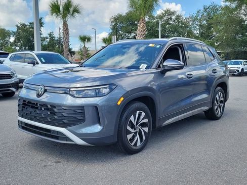 Certified 2025 Volkswagen Tiguan S FWD image 2