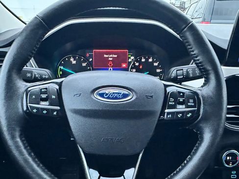 Used 2021 Ford Escape SEL image 17