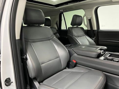 Used 2025 Ford Expedition Active AWD/4WD image 56