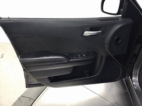 Used 2019 Dodge Charger SXT image 13
