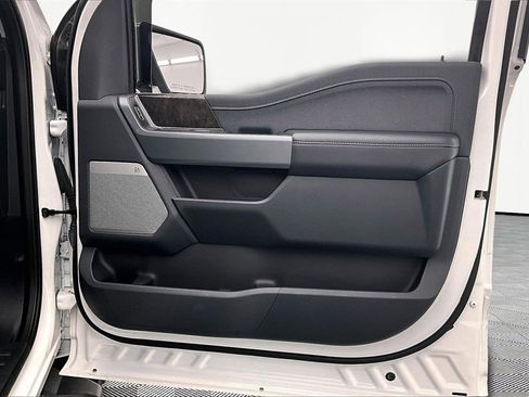 Used 2021 Ford F150 Lariat w/ Equipment Group 502A High image 25