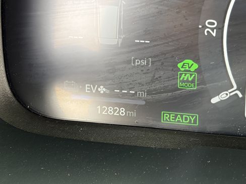 Used 2024 Toyota RAV4 XSE w/ Weather Package AWD/4WD image 7