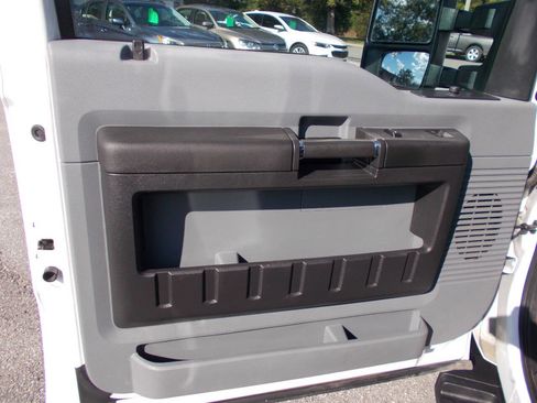 Used 2016 Ford F250 XL w/ Power Equipment Group image 12