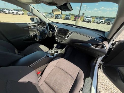 Used 2024 Chevrolet Malibu LS FWD image 29