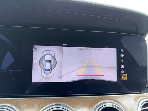 Used 2022 Mercedes-Benz E 350 Sedan w/ AMG Line Exterior image 32