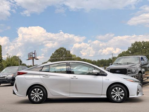 Used 2020 Toyota Prius Prime Limited FWD image 11