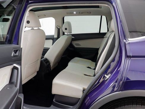 Used 2021 Volkswagen Tiguan SE image 12