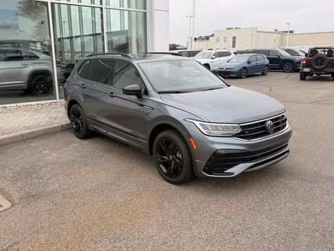 Certified 2024 Volkswagen Tiguan SE R-Line AWD/4WD image 5
