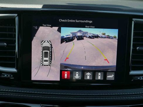 New 2026 Chrysler Pacifica Select AWD/4WD image 30