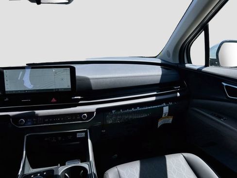 New 2026 Kia Carnival EX FWD image 24