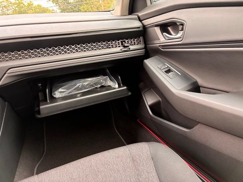 Used 2025 Honda Accord SE image 43