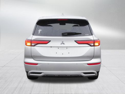 Used 2022 Mitsubishi Outlander SE AWD/4WD image 6