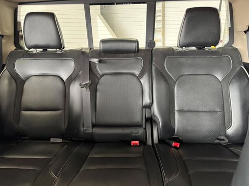 Used 2021 RAM 1500 Laramie AWD/4WD image 10