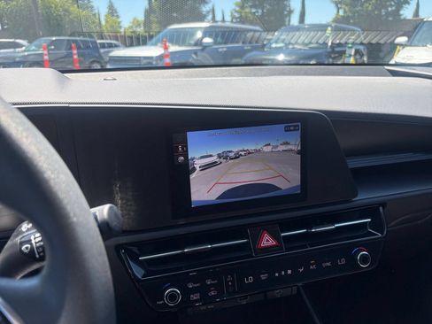 Used 2026 Kia Niro LX FWD image 22
