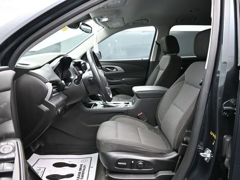 Used 2020 Chevrolet Traverse LT w/ LPO, Floor Liner Package FWD image 9