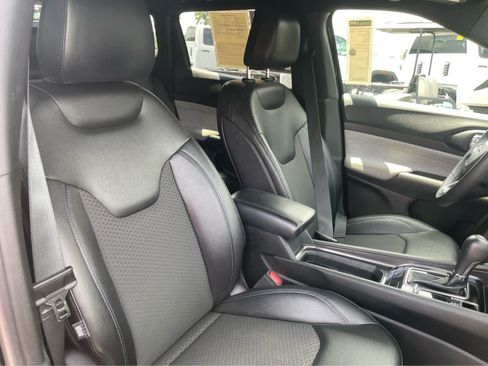 Used 2024 Jeep Compass Latitude AWD/4WD image 27