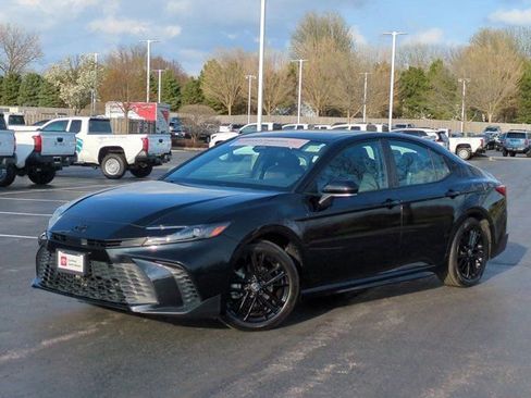 Certified 2025 Toyota Camry SE image 2