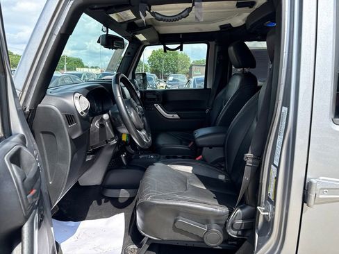Used 2013 Jeep Wrangler Unlimited Sahara w/ Connectivity Group AWD/4WD image 25
