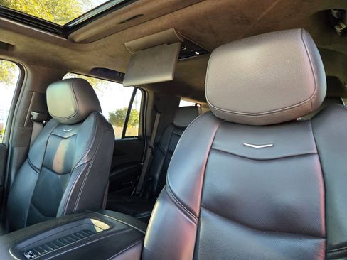 Certified 2020 Cadillac Escalade Platinum w/ Escalade Sport Edition image 13