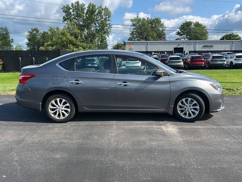 Used 2018 Nissan Sentra SV FWD image 7