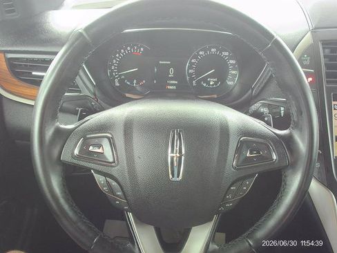 Used 2018 Lincoln MKC Select FWD image 11
