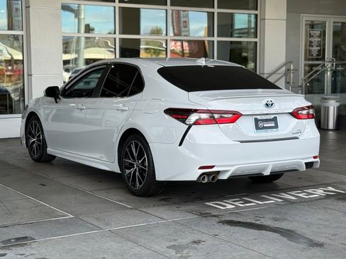 Certified 2023 Toyota Camry SE image 9