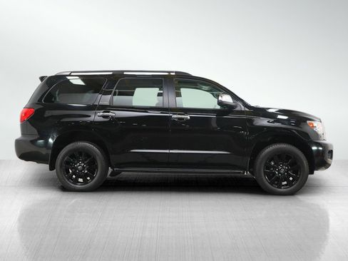 Used 2017 Toyota Sequoia Platinum AWD/4WD image 6