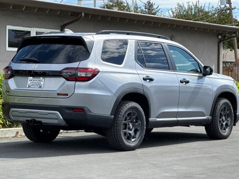 New 2025 Honda Pilot TrailSport image 4