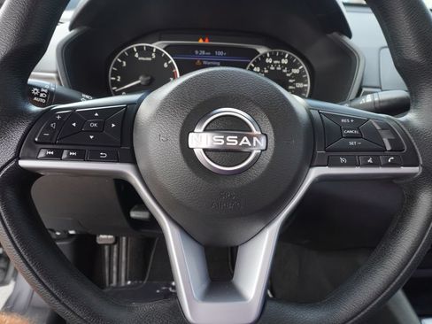 Certified 2025 Nissan Altima 2.5 SV FWD image 17