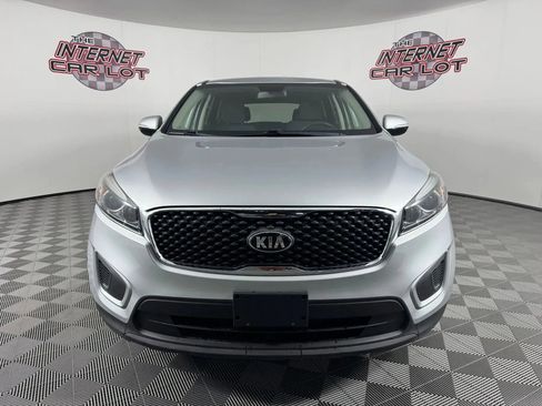Used 2018 Kia Sorento L FWD image 2