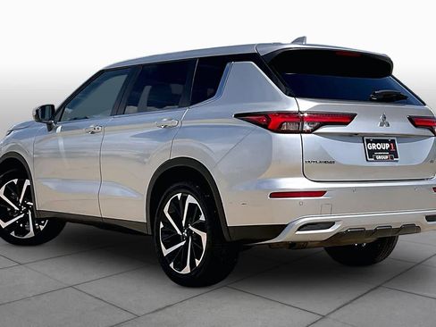 Used 2024 Mitsubishi Outlander SE FWD image 12
