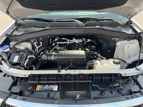 Used 2024 Ford Explorer XLT w/ Equipment Group 202A RWD image 29
