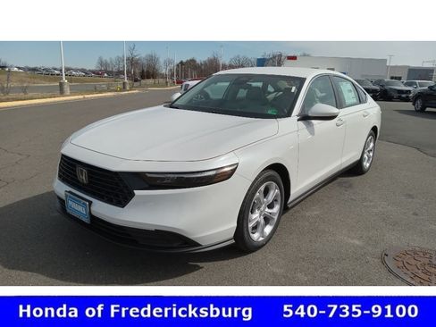 Certified 2025 Honda Accord LX image 3