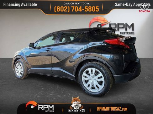 Used 2020 Toyota C-HR LE FWD image 22