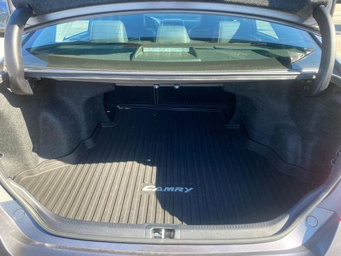 Used 2017 Toyota Camry XLE w/ Moonroof Package FWD image 6