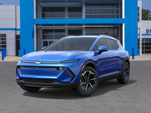 New 2026 Chevrolet Equinox EV LT image 6