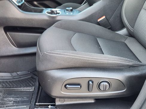 Used 2022 GMC Terrain SLE w/ Driver Convenience Package image 26