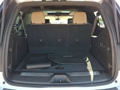 Used 2021 Chevrolet Suburban Premier w/ Premium Package AWD/4WD image 31