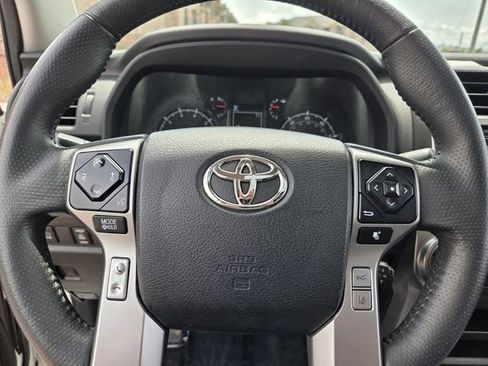 Used 2022 Toyota 4Runner SR5 Premium w/ Moonroof Package AWD/4WD image 25
